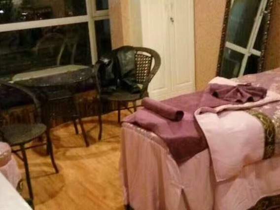 五一陽(yáng)光登尼斯美容院